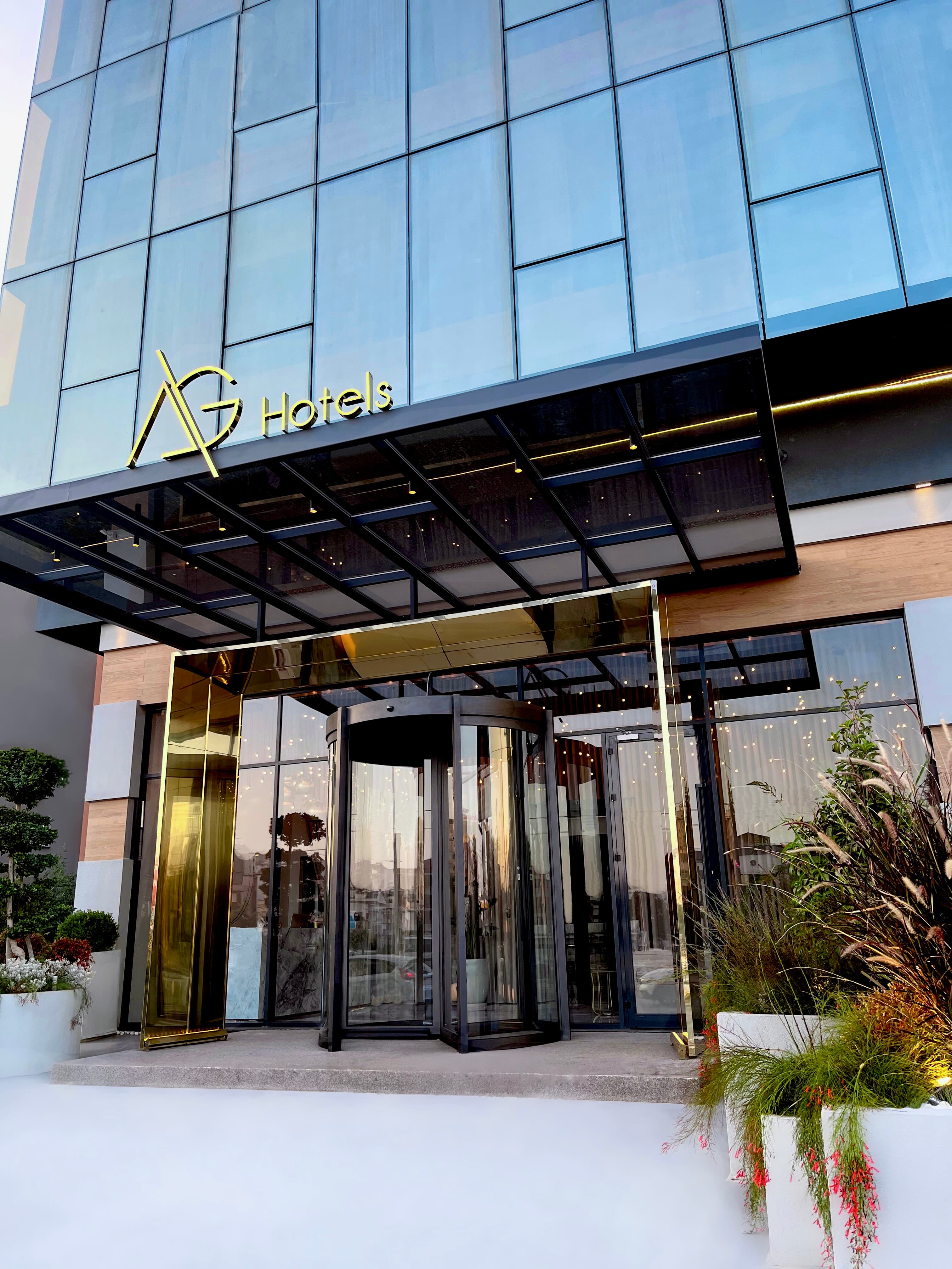 Begrünter Eingangshof des AG Hotels Antalya