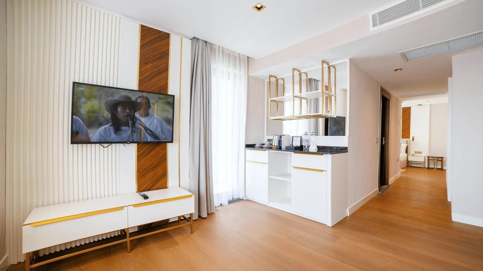 Suit giriş ve oturma alanı